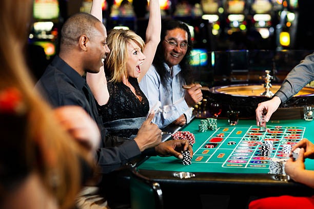 Live Caishen Wins dealer interface displayed on mobile phone during active round