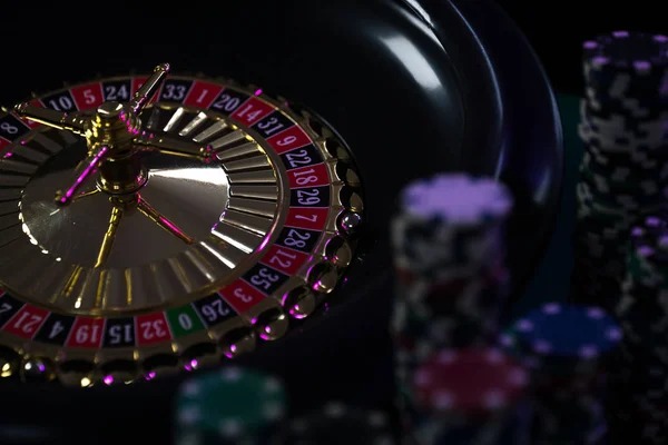 Real-time balance updates and multilingual dealer chat Account balance and chat window during poker session